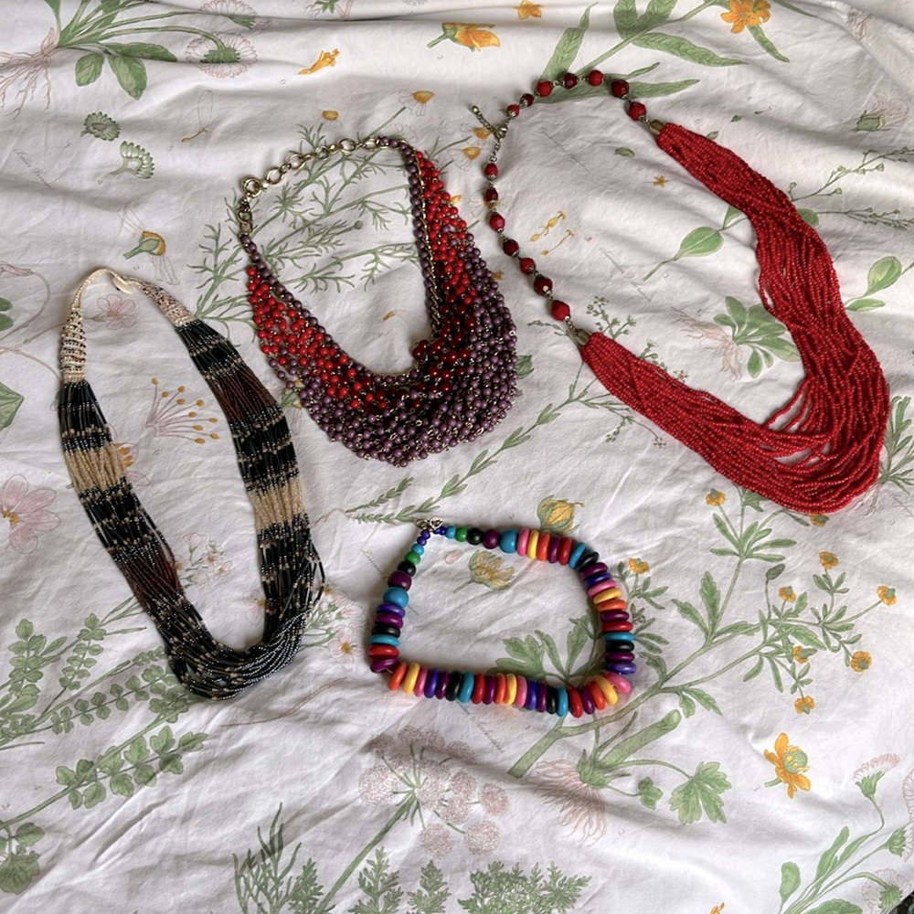 Lot of 4 beaded necklaces